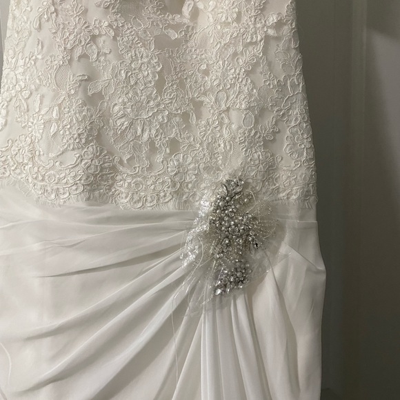 Maggie Sottero Wedding Dress-Style A3658 - Picture 2 of 3